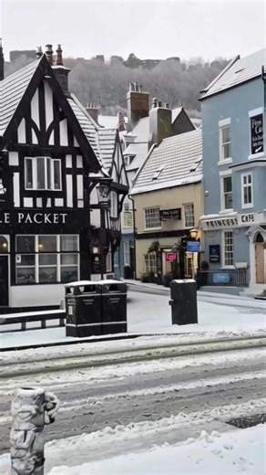 Exclusive coverage of the most incredible snowy scenes in Scarborough, shared and captured by The Fantastic Visions of Scarborough UK, Photography by JB 📸. Snowfall has been heavy, with significant accumulation affecting roads and daily life in the area. Experience the magic of a British winter like never before! ❄️✨🇬🇧 ✅ Don’t forget to subscribe and hit the bell for more amazing weather updates." #Scarborough #SnowyScenes #WinterUK #SnowPhotography #UKWeather #Snowfall #WinterWonderland #The