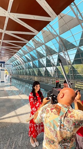 Izzat Shukurov on Instagram: "Izzat Shukurov - Metro “Kadr orti jarayonlari” Klipni ko’rdingizmi?? 1 kunda 100K+ ko’rildi😎 Izzat Shukurov - Metro “ @izzatshukurov YouTube kanalida va boshqa platformalarda” o’tkazib yubormang!🤩 DIRECTED BY: @_sherzodumarov_ Song: #metro Singer: @izzatshukurov Actor: @sakhievvv Actress: @_feruzayusupova Actress: @laziza_nurho’jayeva Arranger: @sardormusicccc Mixing: @behzod_ubaydullayev Vocal rec: @motion_studiio Make up Stylist: @mavjuda_art Cameramen: @ayub_ra