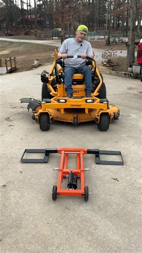 VEVOR Lawn Mower Lift Review: Heavy-Duty Hydraulic Jack