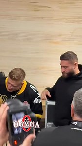 2025 Olympia @cbum in the house! #urskalecinski #themiraclebear #cbum #chrisbumstead #mrolympia #MrOlympia2025 #openbodybuilding #bodybuilding | Urs Kalecinski