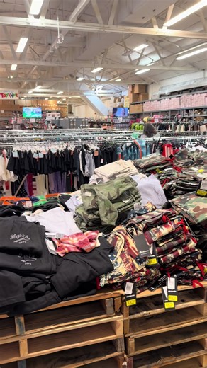 Discover Amazing Deals at Santa Surplus Warehouse Sale!