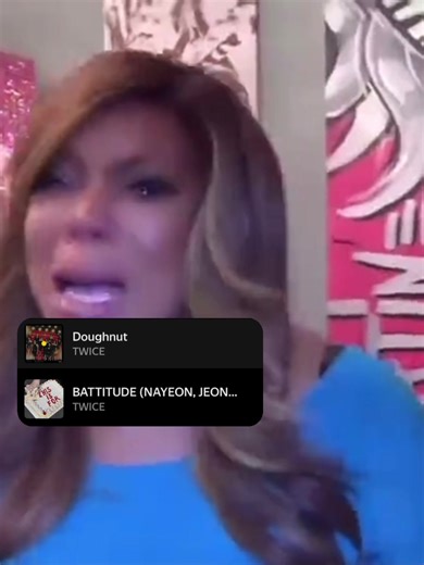 вроде тренд, если что не хотела не у кого красть идею #doughnut #battitude #twice