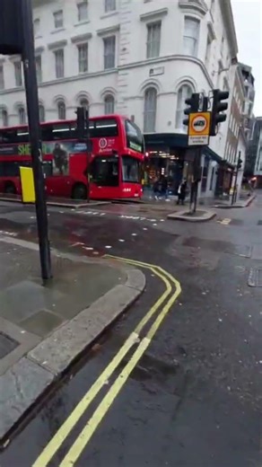 141 bus route: Towards Palmers Green outside Liverpool Street Station