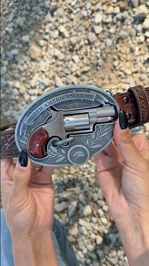 Would you wear this belt buckle revolver?!