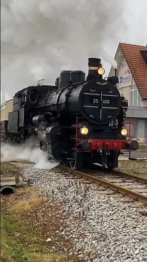 Steam locomotive sound