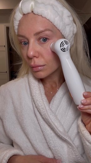 I’m finally sharing my 30-day review of the NIRA Pro at-home laser! #NIRApartner 💎 I’ve already seen amazing results like smoother skin, reduced dark under eyes and a more even skin tone. But don’t just take my word for it, the NIRA Pro is *proven by clinical trials* to reduce wrinkles and fine lines. @nira_skin is: * the fastest most powerful, painless, at-home or on-the-go laser for the treatment of wrinkles on the full face, neck, chest, and back of hands * stimulates natural collagen produc