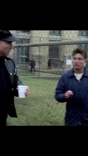 Tweener tells about the escape #prisonbreak #michaelscofield #tweener #bradbellick #bellick #lincolnburrows #tbag #sucre #mahone #lincolnburrows #foryoupage #fyp #fy #fypage #fypシ #capcut_edit #capcut