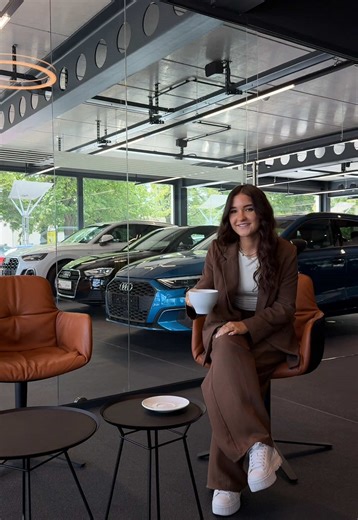 Finde dein Traumauto in unserem neuen Audi Gebrauchtwagen :plus Gebäude! #audi #audizentrum #autohaus #gebrauchtwagen #ingolstadt #coffee #fyp #viral
