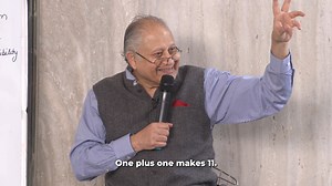 "Synergy isn’t 1 1=2. It’s 1 1=11. 💥💯" When people align with purpose and unity, their combined impact is exponential. 💡 Remember: The strongest team doesn’t always win — the team that works together does. Just like two horses that pulled 9,000 and 8,000 pounds individually… Together, they pulled 30,000 pounds when they moved in the same direction. 🐎💪 👉 Surround yourself with the right people. Collaborate. Align. Synergize. #TeamworkMakesTheDreamWork 🔁 Tag someone you work better with. 💬