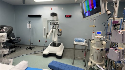 New robot at St. Joe’s performs procedures through single incision