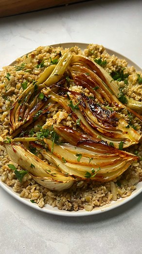 Beth Adamson on Instagram: "Fennel, freekeh & lemon. A really wonderful warm salad, chock full of mellow anisey flavour. Recipe Makes 4-6 portions 3 heads fennel 2 cloves garlic 1 tsp fennel seeds 270g freekeh 1 unwaxed lemon, finely dice half with any pips removed 1 tbsp tahini Few sprigs thyme 1 tbsp washed & chopped parsley leaves 1 tbsp date or pomegranate molasses Salt & pepper Olive oil 1. Rinse the freekeh and place in a large pan of cold salted water. Bring to a gentle simmer, cook until