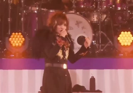 🦁まな on Instagram: "Malice mizer ~ Ma cherie 🦇🦇 - can't believe i haven't posted this version but here you go. #malicemizer #moidixmois #visualkei #gackt #manasama"