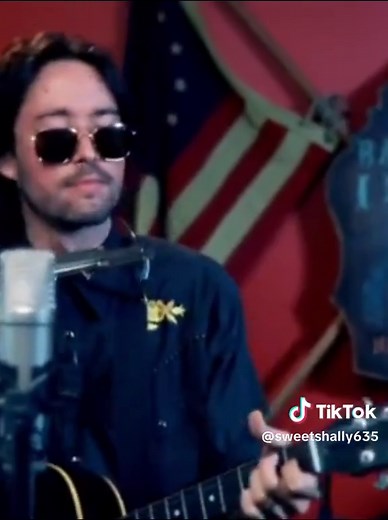 Hugo - 99 Problems Live Performance