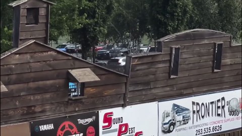 Monster truck loses wheel mid-air in Bremerton, Washington