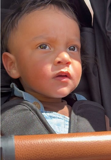The way he was waving 🥹❤️ #disney #babies #zaza @Disney Parks | Disneyland