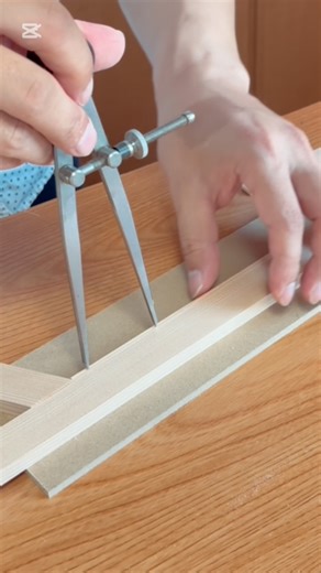 みつ 木物（こもの）工房 on Instagram: "組子細工 ｢治具作り｣ 初挑戦の模様を作る時は 三ツ組手の治具から作っています 製材した材料も無くなっていたので 新たに製材して 材幅に溝を合わせて 準備ができたら 治具作りに入ります まとまった時間がないので 今回はここまで Kumiko craft "Making a jig" When I try to make a pattern for the first time, I start with a three-piece jig I ran out of sawn materials, so I sawed some new lumber, adjusted the groove to the width of the material, and when I was ready, I started making the jig I don't have much time, so that's all for now #組子 #組子細工 #治具 #Craft #handmade"