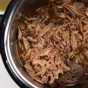 34K views · 78 reactions | {NEW VIDEO} Just in time for Cinco de Mayo: "Instant Pot Green Chile Pork Enchiladas" have flavorful tender shredded pork rolled inside low-carb tortillas with cheese and enchilada sauce. And for a dish that’s pure comfort food, these pork enchiladas are surprisingly low in net carbs! RECIPE >>> https://kalynskitchen.com/instant-pot-green-chile-pork-enchiladas/ | Kalyn's Kitchen | Facebook