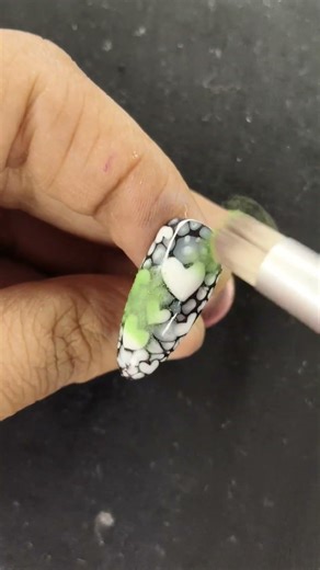 snake skin effect nail art 🎀 #nailart #simplenails #nailartheaven #naildesign #art