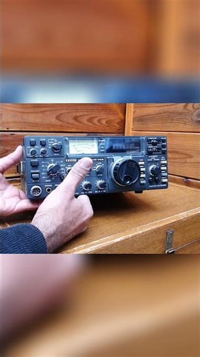 Vintage Transceiver Review: Built Like a Tank! #shorts