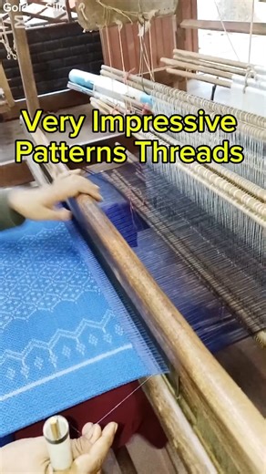 The techniques how weaving silk scarf for patterns by hands on loom. #handknotted #knotart