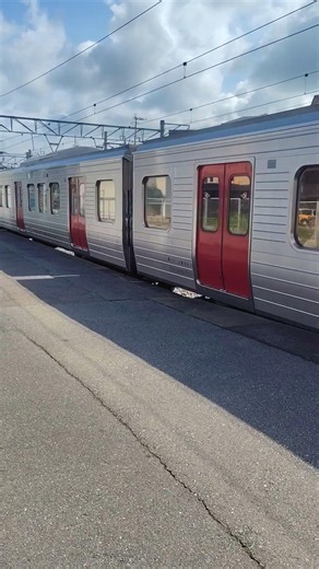普通電車折尾行き9両香椎駅🚃