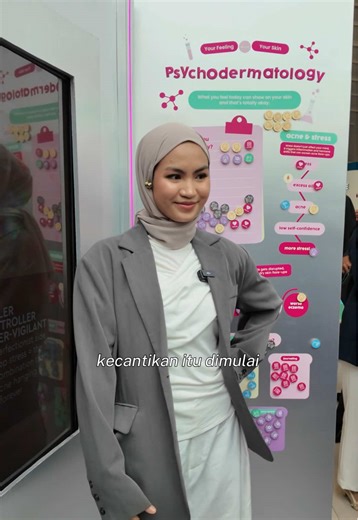 Setelah 4 tahun, masalah breakoutku pas kuliah terjawab di @beautysciencetech talk bersama @Emina Store 🤯 Pokoknya kalo ada yang bilang “Be kind to yourself, your skin will appreciate it” itu bener… Tema talk kali ini adalah “Kind to Mind, Kind to Skin” jadi belajar dari expert langsung tentang korelasi mental health dengan kesehatan kulit kita🥺 setelah itu healing deeh main ke booth Emina yang GEMES BGT! #b#beautysciencetechb#bst2026t#teambstS#SkinSoulSyncEminaxYou