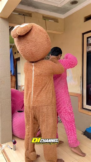 Tutorial Cara Memakai Kostum Badut Labubu