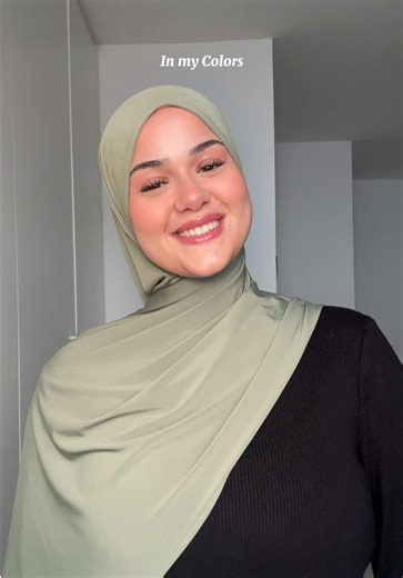 Hijabi Fashion: Braun Looks für jeden Anlass