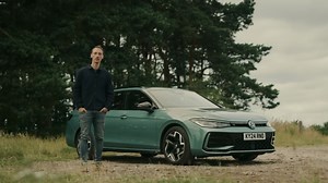 All new Passat B9 新大众帕萨特评论 – 最佳旅行车(Estate Car)?! - 来自WhatCar视频