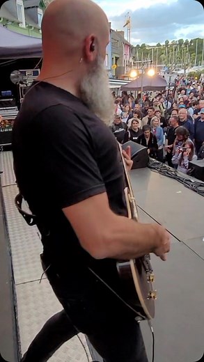 1.2K views · 5.4K reactions | ≪ C.E.L.T.I.V.A.L.E.S ≫ Prochain concert le vendredi 25 octobre aux @celtivales2024 dans le Doubs (25) à 30km de la Suisse ! Au programme : @leshumeurscerebralesofficiel + @red_cardell + @bretons_legroupe + @digresk Réservations sur HelloAsso ▶️ https://www.helloasso.com/.../celtivales-2024-vendredi-soir @kpdp_productions @artistesadami @aztecmusiquerock @aztecmusique | Bretons | Facebook