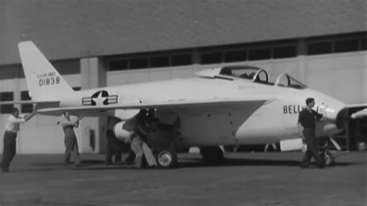 1951年制造的两架X-5战斗机之一