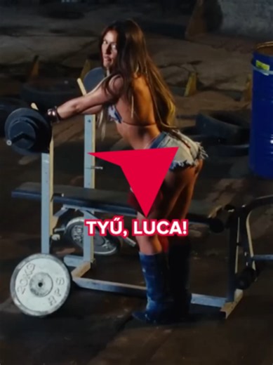 Mihályfi Luca Gyere rám Belanoval videóklip — Christina Aguilera párhuzamok