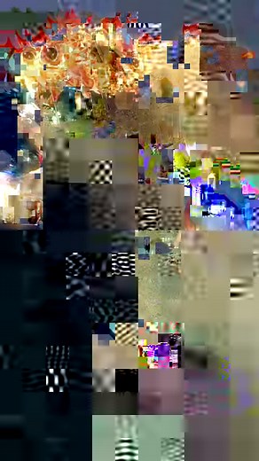 The "Lantern Riddles" activity is a traditional folk custom in China during the Mid-Autumn Festival. A 78-year-old wearing traditional Chinese Hanfu brought his grandchild to play lantern riddles with passersby and give fish lanterns to them in Changsha, the provincial capital of south China’s Hunan province, attracting many tourists to participate and promote Chinese traditional culture. #intangibleheritage #midautumnfestival #festival #chinese #traditional #activities #intangibleculturalherita