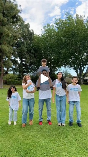 Familia Diamond on Instagram: "Happy birthday @txunamy 🥳"