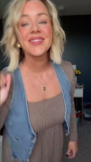 2 easy ways to style this fupa friendly dress for fall!