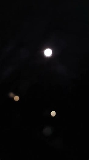 I must win phones first came out and the cameras could capture everything