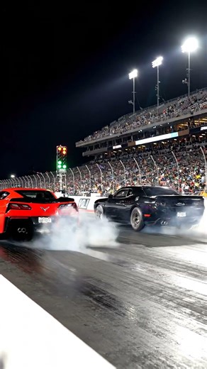 Hellcat vs Z06 Corvette — This Drag Race Was Brutal 🔥😈