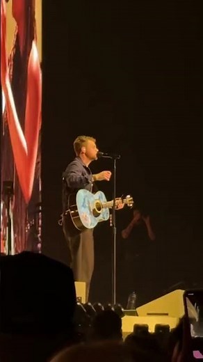 Alex Warren Sings New Unreleased Song “Passenger” Live in Glasgow 26 april 2026