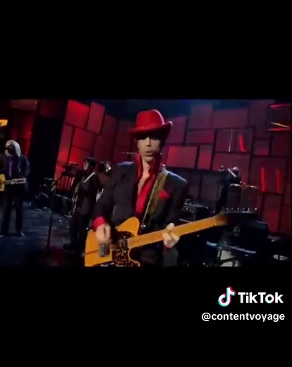 While My Guitar Gently Weeps 2004 Rock Hall — Prince Solo Tribute