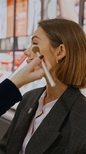 Nocibé | Un look de fêtes signé Nocibé et Sonia B ✨ Un maquillage réalisé par @soniablille pour briller jusqu’au bout de la nuit 💄🎁 La magie de... | Instagram