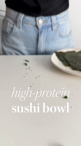 If you’re looking for a quick, protein-packed meal that’s full of flavor and texture, this High-Protein Vegan Sushi Bowl is your new favorite! With tofu, avocado, and kimchi, this bowl delivers 30 g of plant-based protein per serving, plus healthy fats and fiber to keep you satisfied. You can find the recipe is in the comments 💕 | Plantbaes