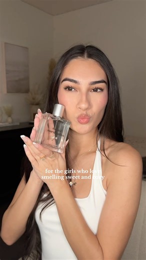 have you tried a marshmallow perfume?? 🤍🪵 #perfume #gourmandperfume #fragrance