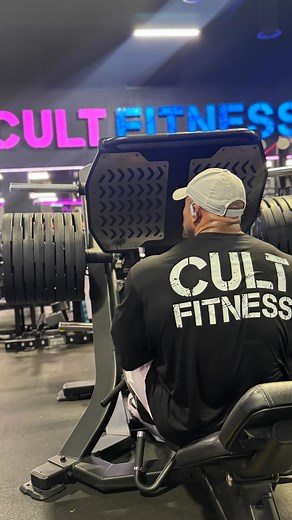 First session back in the U.S straight to legs. Best gym with the best trusted equipment @americanbarbell @cultfitnesslv | Sergio Oliva Jr