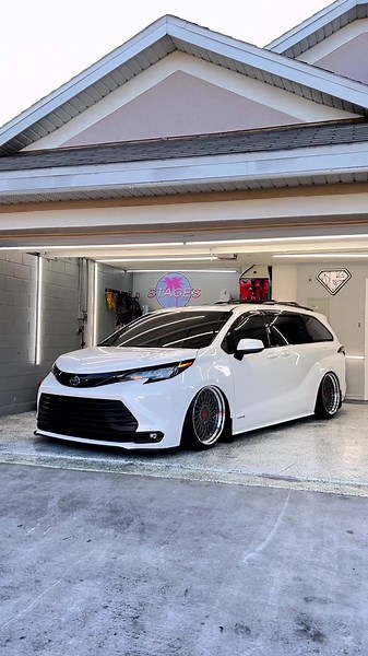 2021 Toyota Sienna: Exploring Van Life and Customization
