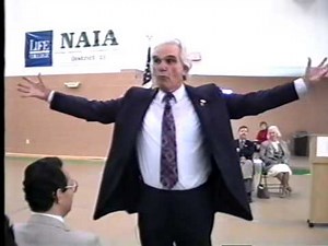 Dr. Sid Williams on Chiropractic at school assembly