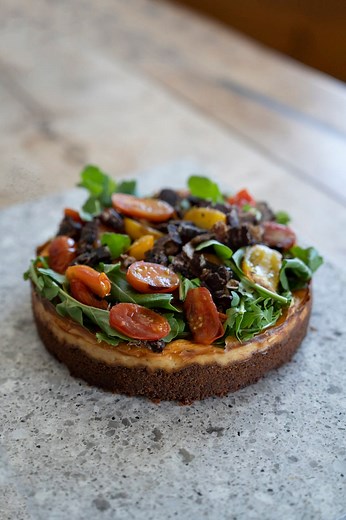 Savoury Gouda Cheesecake 燎 Do you love cheesecake? This elegant...