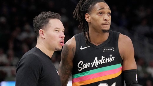 Spurs coach Mitch Johnson is son of Milwaukee legend John Johnson