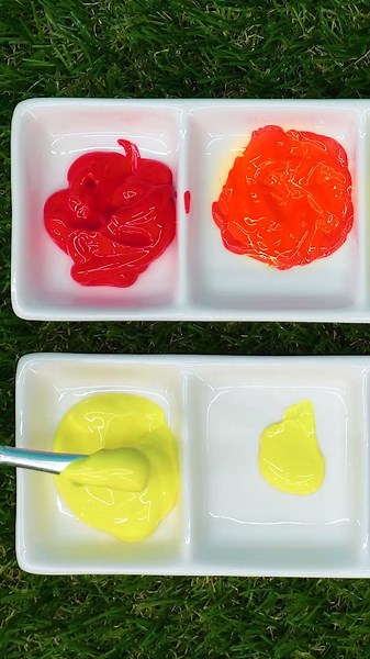 JJ Mixes Paint Colors! 🎨 #cocomelon #colors