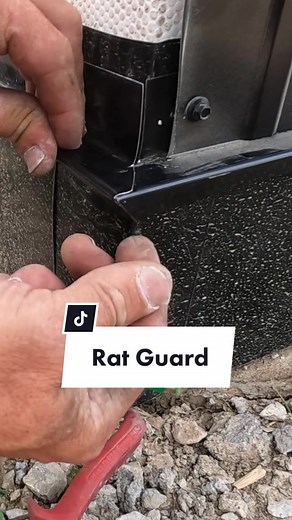 Rat Guard Corner Like a Pro. 💪🏼😜 We’ve had a lot of people ask about how to finish off the rat guard trim. In-depth video can be found on our YouTube channel. #ratguard #postframehome #postframebuildings #smoothoperator #ItsGreatOutdoors #fyp