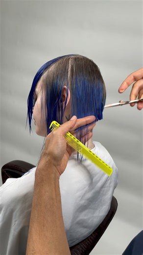 Cayom breaks down a precise bob graduation—clean sectioning, controlled elevation, and deliberate over-direction to sculpt balanced shape and movement. Mastery comes from daily practice—keep training. More tutorials coming—stay tuned. #CayomsWay #HairEducation #PrecisionCutting #BobGraduation #BobHaircut SalonEducation HaircutTutorial HairstylistEducation HairstylistsOfInstagram BehindTheChair ModernSalon Hairbrained Sectioning Elevation OverDirection TechnicalCutting AdvancedCutting GlobalHairC